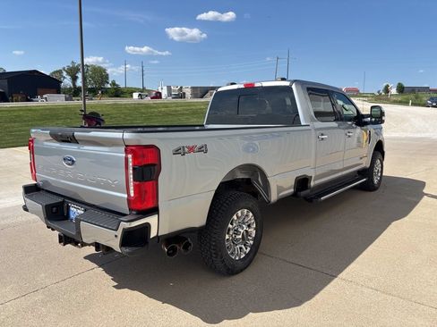 Used 2021 Ford F350 Lariat w/ Chrome Package AWD/4WD image 4