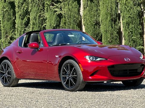 New 2026 MAZDA MX-5 Miata RF Grand Touring w/ Weather Package RWD image 2