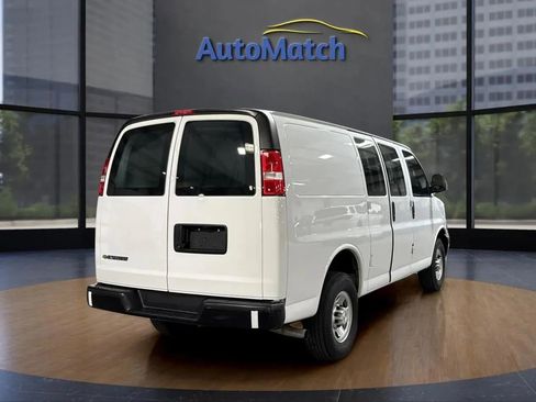 Used 2023 Chevrolet Express 2500 image 9