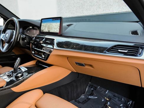 Used 2023 BMW 540i xDrive w/ Executive Package image 22