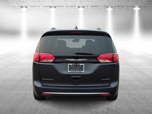 Used 2020 Chrysler Pacifica Limited w/ Advanced Safetytec Group FWD image 7