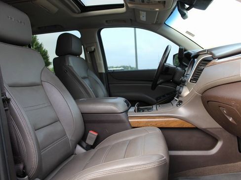Used 2019 GMC Yukon Denali w/ Denali Ultimate Package AWD/4WD image 19