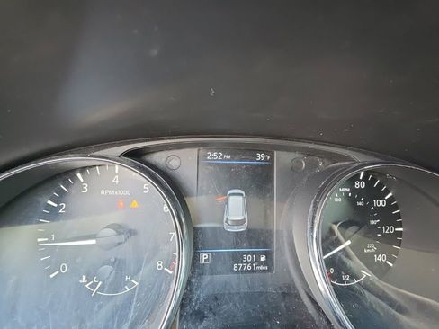 Used 2018 Nissan Rogue S image 14