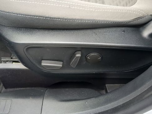 Used 2020 Ford Escape SE image 20