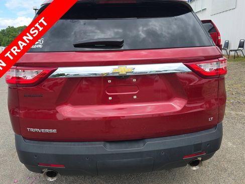 Used 2019 Chevrolet Traverse LT w/ LT Premium Package FWD image 4