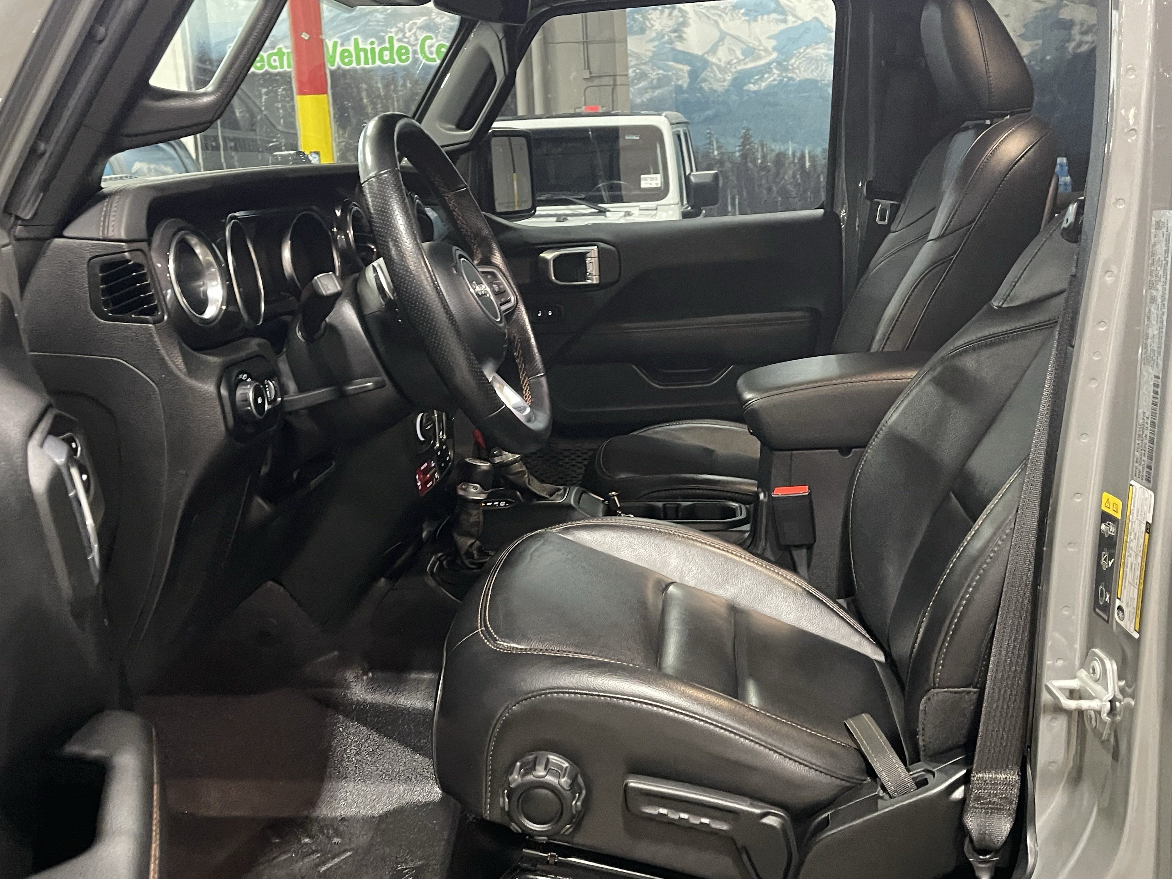 Used 2023 Jeep Wrangler Unlimited Rubicon 392 w/ Xtreme Recon 35" Tire Package AWD/4WD image 17