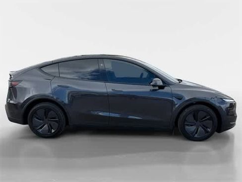 Used 2026 Tesla Model Y AWD image 6