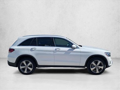 Used 2022 Mercedes-Benz GLC 300 4MATIC image 4