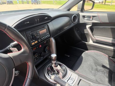 Used 2013 Scion FR-S RWD image 19