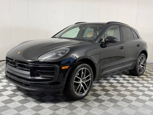 Used 2024 Porsche Macan AWD/4WD image 3