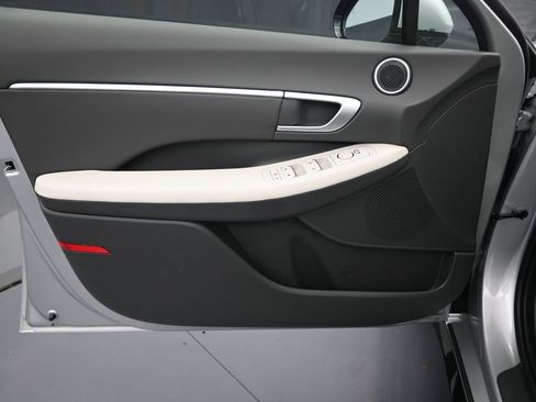 Used 2025 Hyundai Sonata SEL FWD image 23