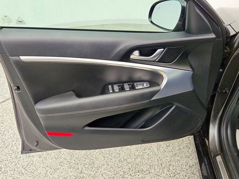 Used 2023 Genesis G70 2.0T AWD/4WD image 10
