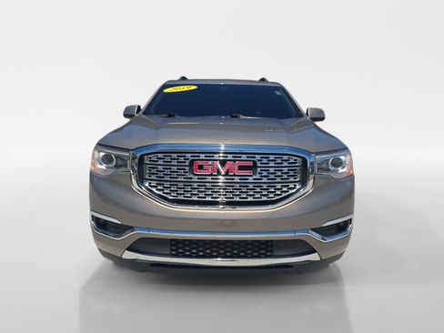 Used 2019 GMC Acadia Denali w/ Technology Package FWD image 8