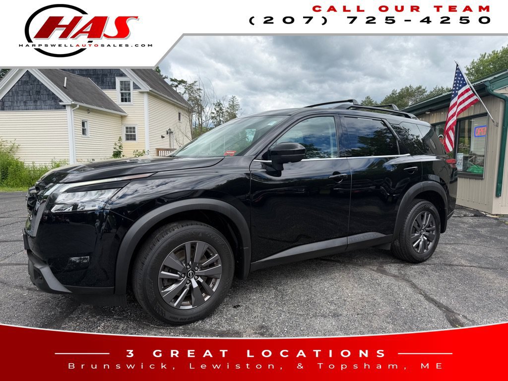 Used 2023 Nissan Pathfinder SV w/ Cargo Package AWD/4WD image 2