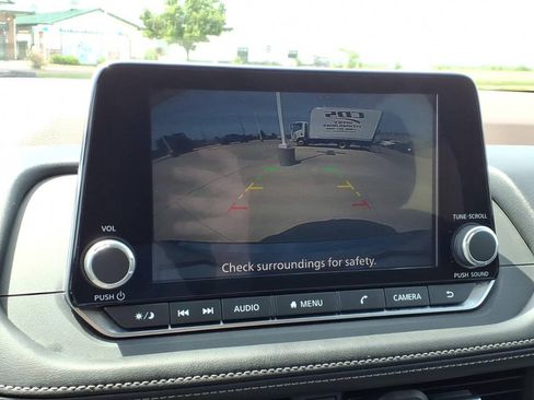 Used 2023 Nissan Rogue SV AWD/4WD image 13