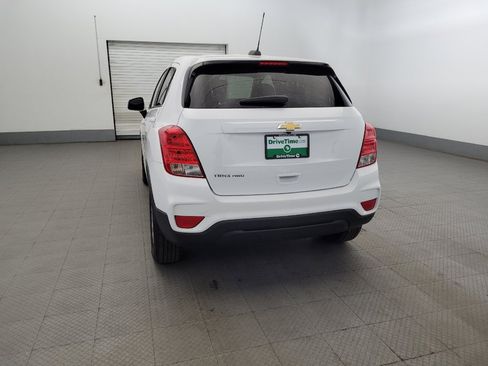 Used 2019 Chevrolet Trax LS w/ Tint and Cruise Package AWD/4WD image 6