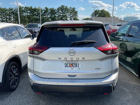 Used 2025 Nissan Rogue SV AWD/4WD image 10