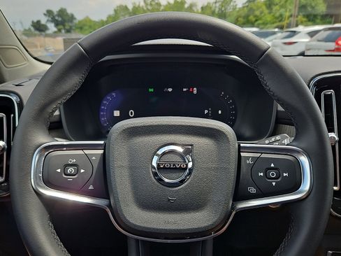 Used 2023 Volvo XC40 B5 Plus w/ Protection Package Premier AWD/4WD image 20