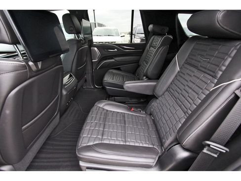 Used 2021 Cadillac Escalade Sport Platinum AWD/4WD image 7