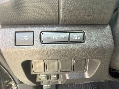 Used 2024 Nissan Frontier PRO-4X w/ Off-Road Protection Package AWD/4WD image 5