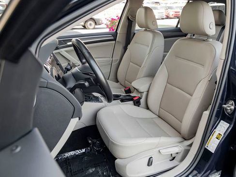 Used 2019 Volkswagen Golf Alltrack SE image 15