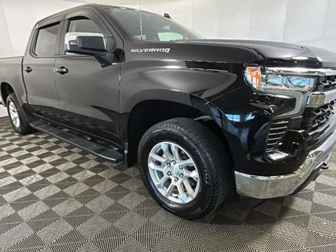 Used 2024 Chevrolet Silverado 1500 LT AWD/4WD image 2