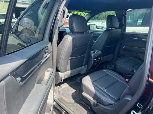 Used 2026 GMC Acadia Elevation w/ Black Edition FWD image 9