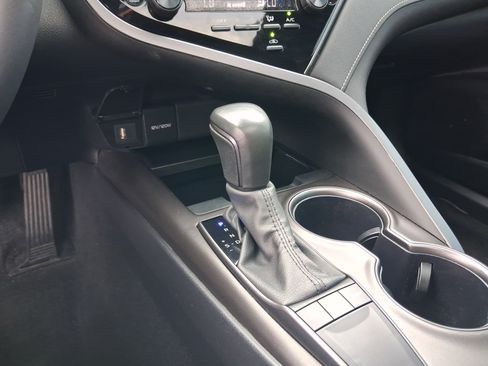 Used 2024 Toyota Camry SE w/ Convenience Package FWD image 30