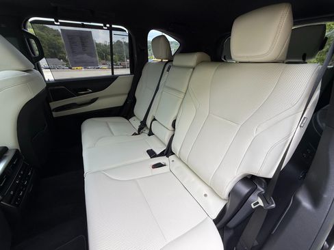 Used 2026 Lexus LX 700h Luxury AWD/4WD image 29