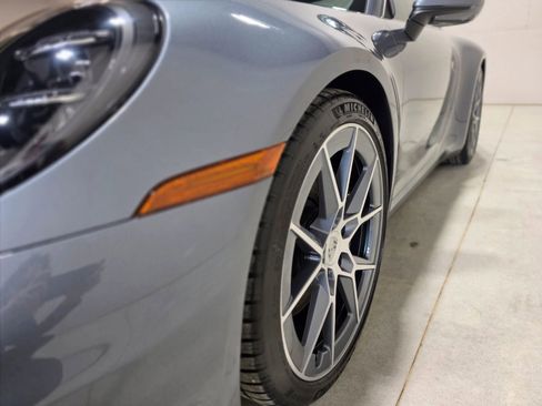 Used 2025 Porsche 911 Carrera T RWD image 33