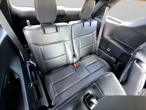 Used 2025 Ford Explorer ST-Line AWD/4WD image 19