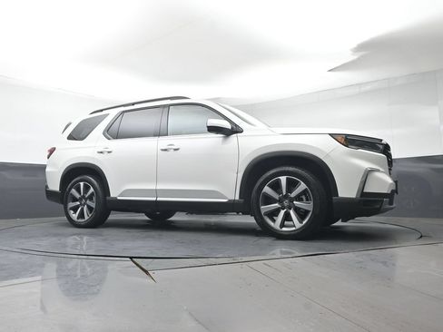 Used 2023 Honda Pilot Elite image 38