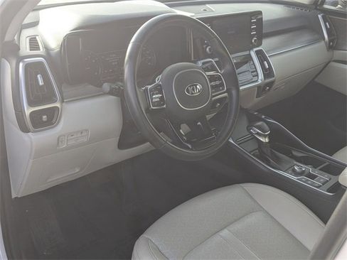 Used 2021 Kia Sorento EX w/ Panoramic Sunroof Package image 11