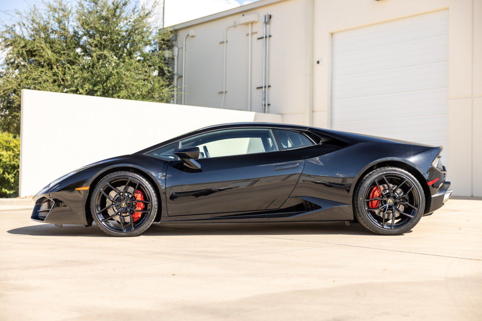 Used 2017 Lamborghini Huracan LP 580-2 RWD image 9