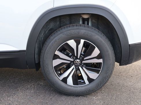 New 2026 Volkswagen Atlas Cross Sport SE image 43