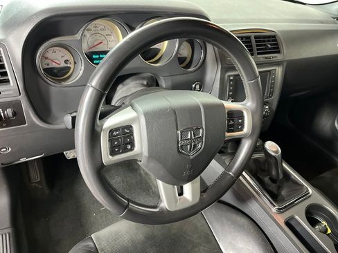 Used 2014 Dodge Challenger R/T RWD image 23