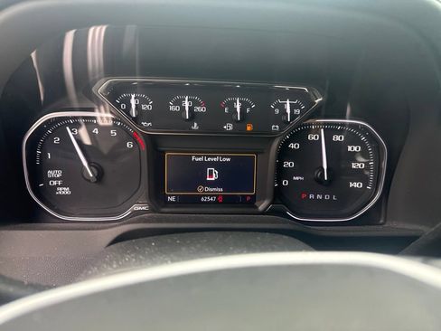 Used 2022 GMC Sierra 1500 SLT w/ SLT Premium Plus Package RWD image 3
