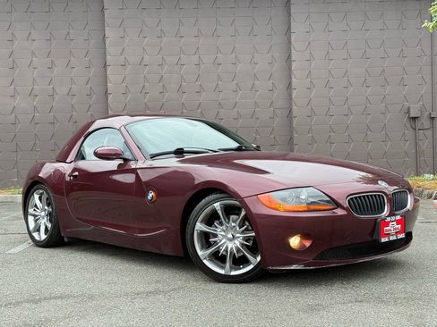 Used 2004 BMW Z4 2.5i RWD image 2