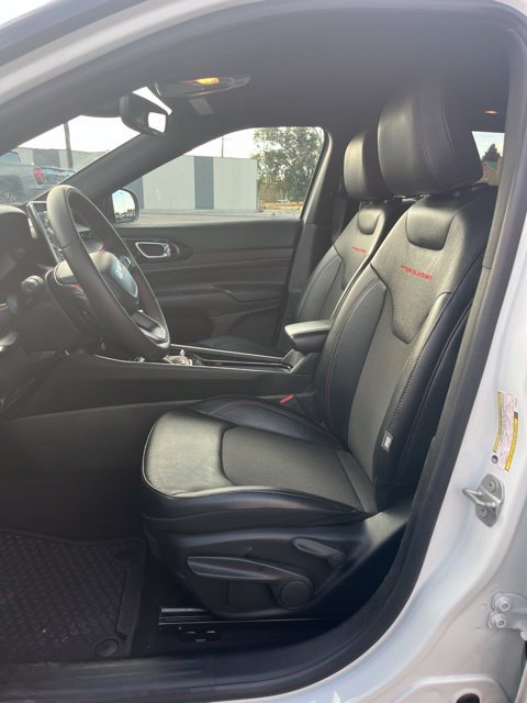 Used 2025 Jeep Compass Trailhawk AWD/4WD image 28