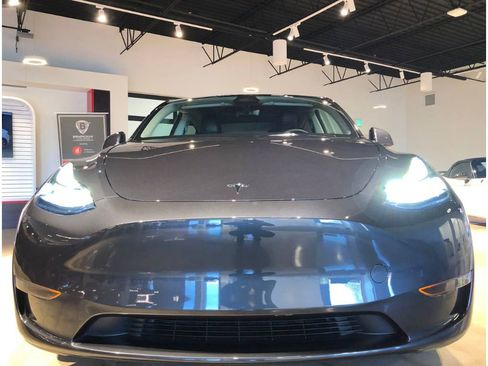 Used 2024 Tesla Model Y Long Range image 3