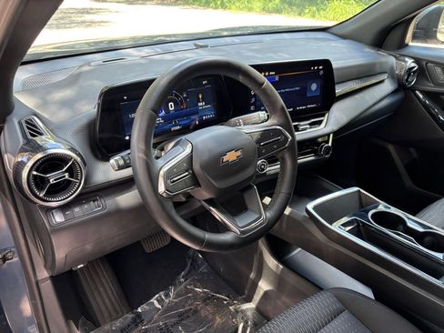 Used 2025 Chevrolet Equinox LT AWD/4WD image 29