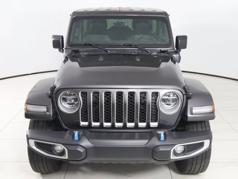 Used 2022 Jeep Wrangler Unlimited Sahara w/ Cold Weather Group image 59