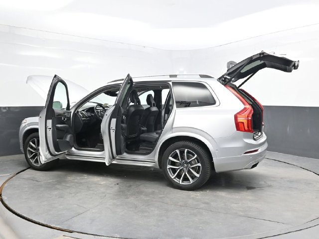 Used 2018 Volvo XC90 T6 Momentum w/ Convenience Package AWD/4WD image 54