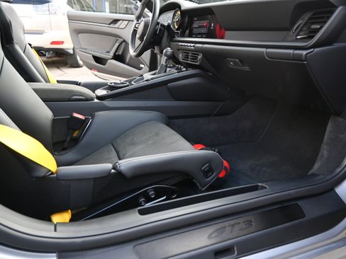 Used 2022 Porsche 911 GT3 image 48