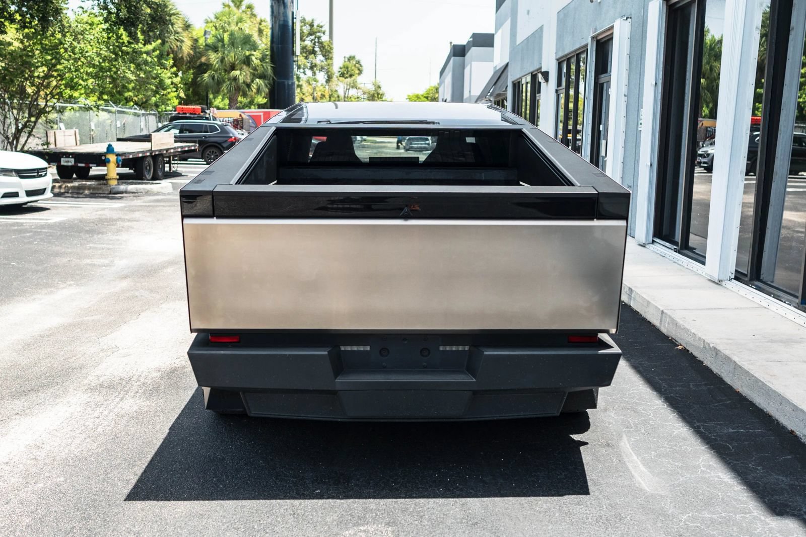 Used 2024 Tesla Cybertruck AWD Crew Cab image 9