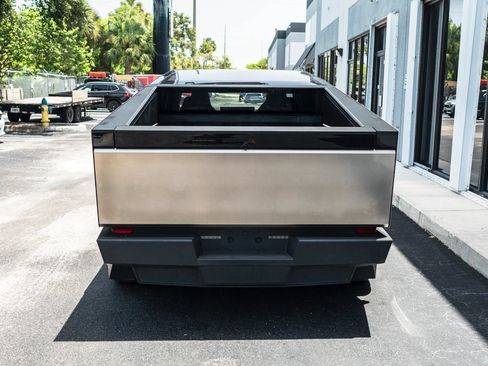 Used 2024 Tesla Cybertruck AWD Crew Cab image 9