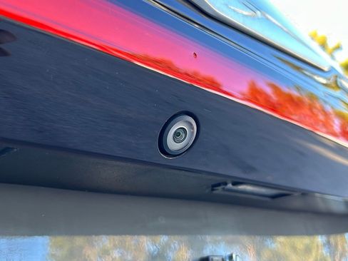 Used 2023 Chrysler Pacifica Touring-L image 30