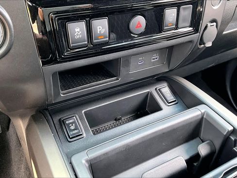 Certified 2024 Nissan Titan SV w/ SV Bronze Edition Package RWD image 31