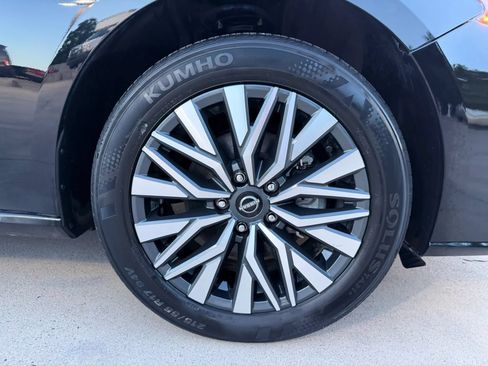 Used 2024 Nissan Altima 2.5 SV AWD/4WD image 24