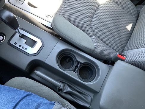 Used 2020 Nissan Frontier SV w/ Midnight Edition Floor Mats RWD image 18